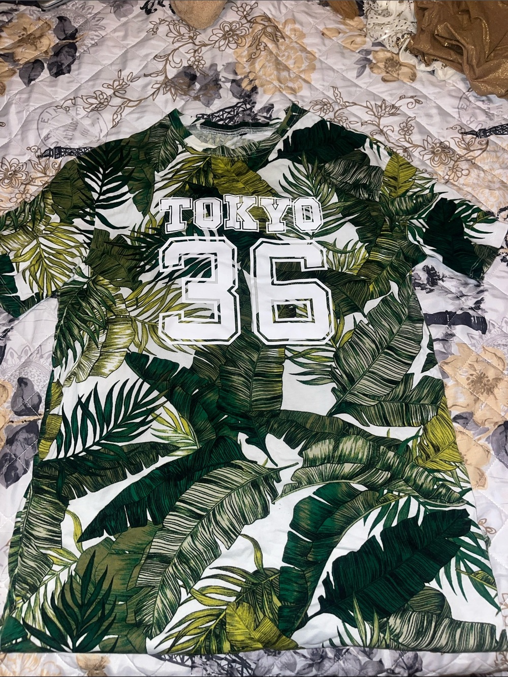 H&M Green Tropical Leaf Print Short Sleeve Tee
